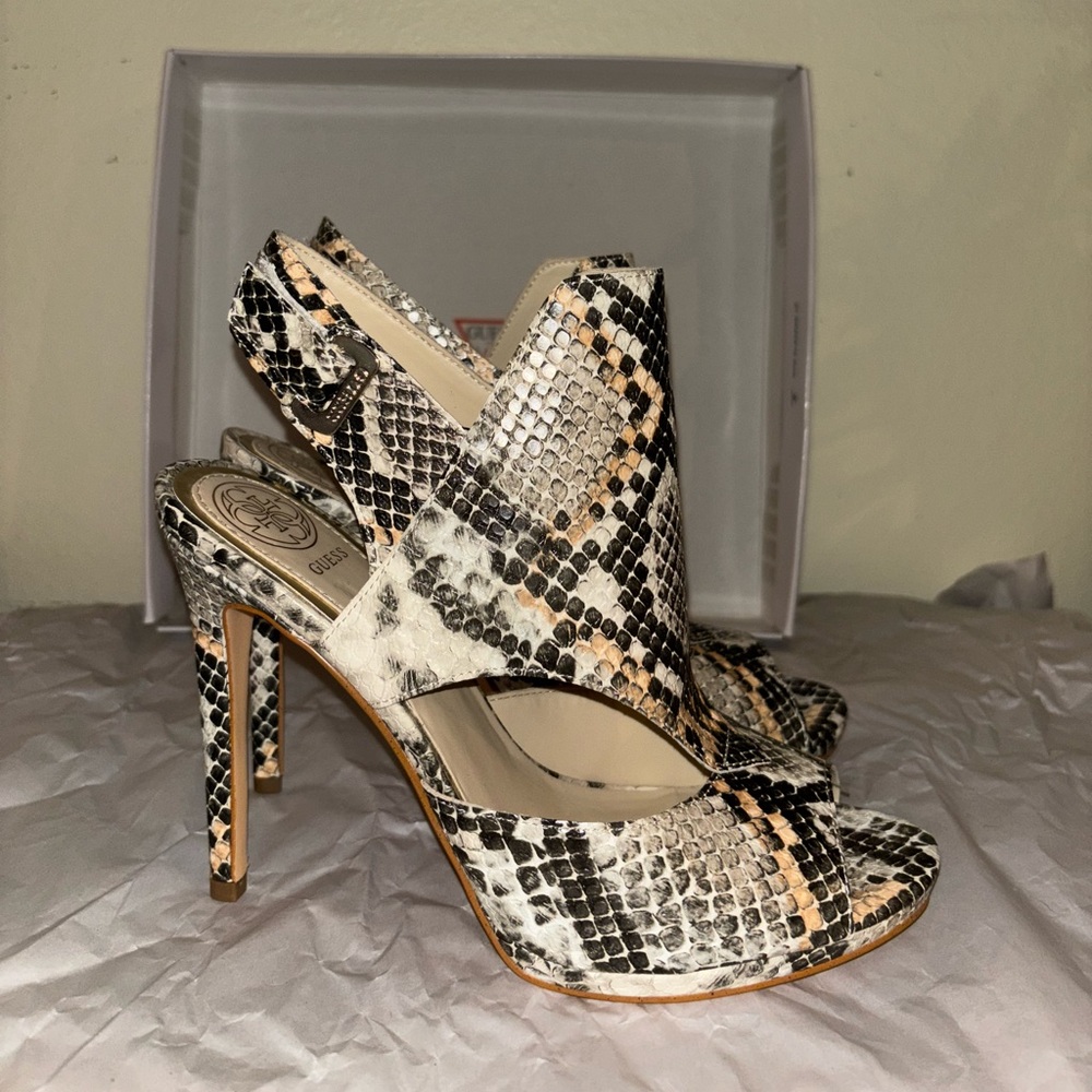 Guess Black and Cream Snakeskin Heels - Picture 3 of 11